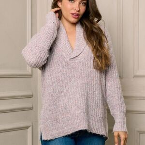 Cozy Women's Sweater in Soft Pink
